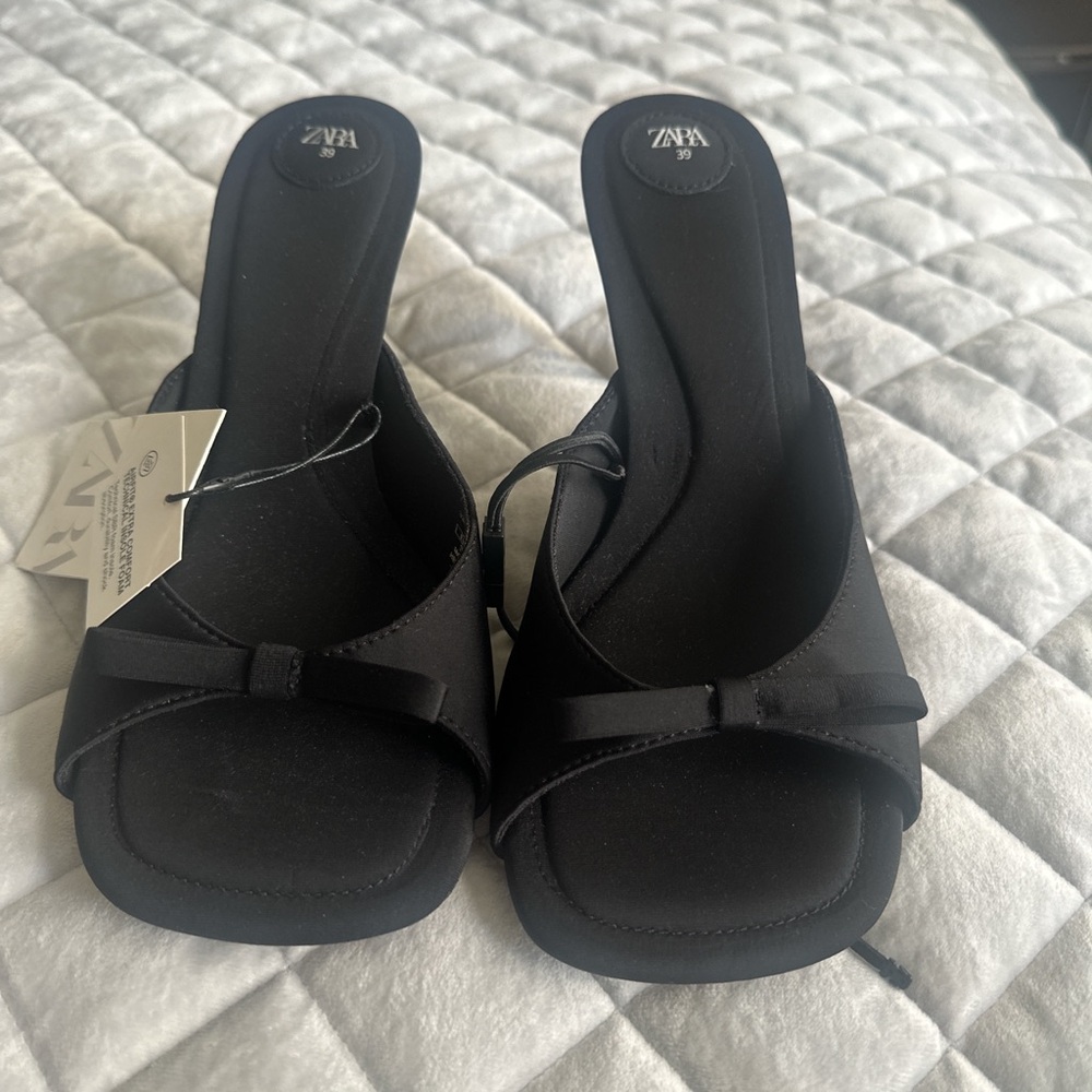 BRAND NEW ZARA KITTEN HEEL